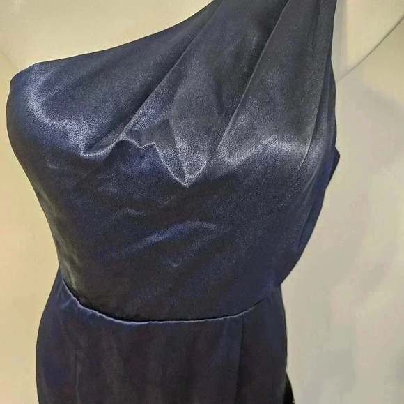 Lulu's On The Guest List One Shoulder Satin Maxi Dress NWT Size Medium - Picture 15 of 16